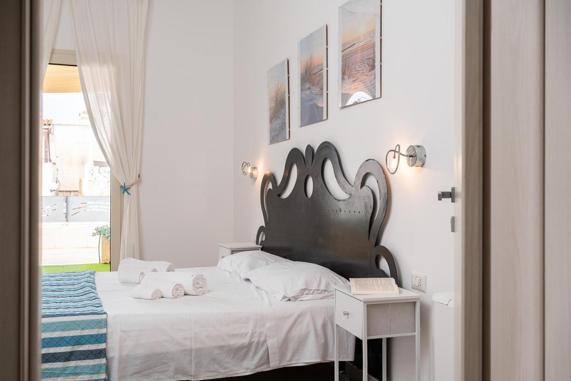 Preferisco B&B E Trattoria Sul Mare Torre Suda Bagian luar foto