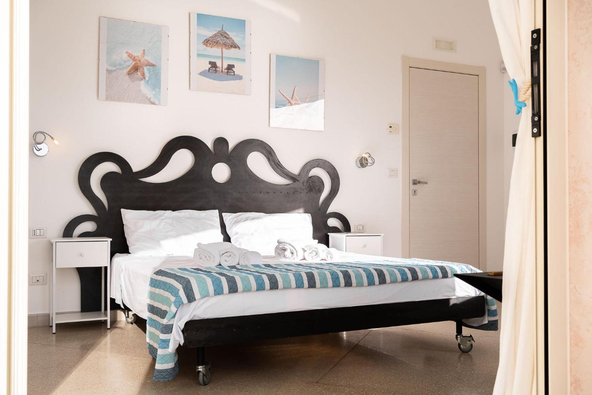 Preferisco B&B E Trattoria Sul Mare Torre Suda Bagian luar foto